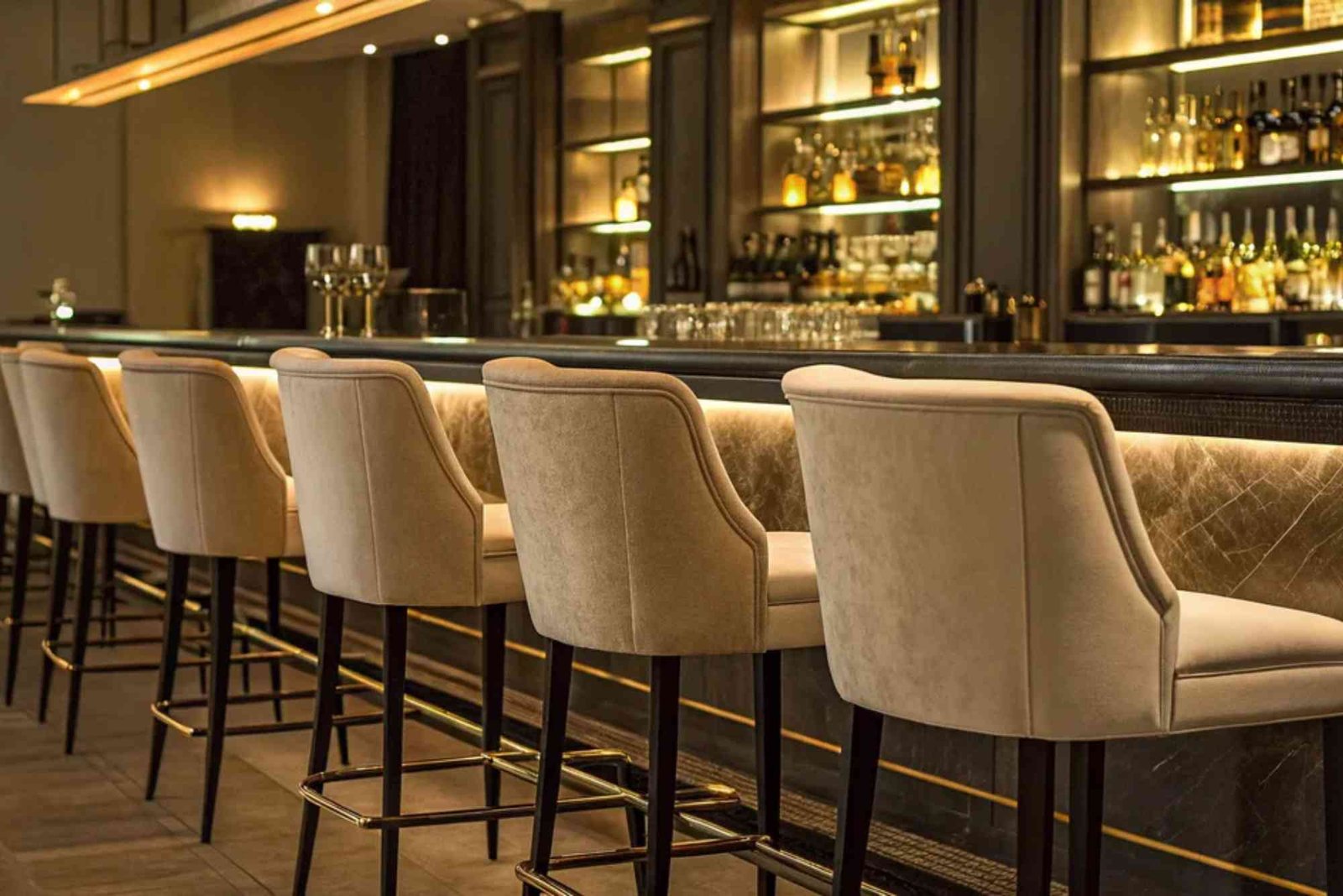 How to Finance Large Wholesale Orders of Restaurant Chairs